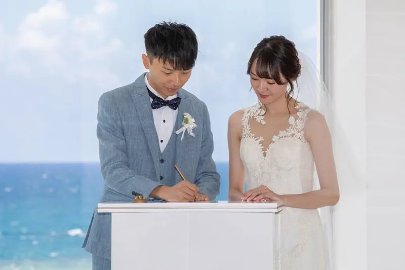 Gary 与 Queena|冲绳海之镜教堂双人海岛婚礼真实分享 Gary 与 Queena|冲绳海之镜教堂双人海岛婚礼真实分享