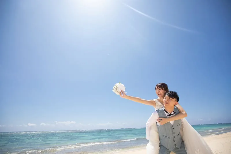 Gary 与 Queena|冲绳海之镜教堂双人海岛婚礼真实分享 Gary 与 Queena|冲绳海之镜教堂双人海岛婚礼真实分享