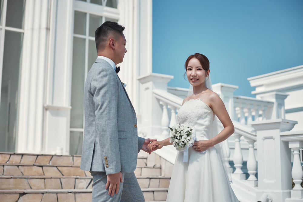 LEO 与 CELIA|冲绳海之翼克丽丝蒂教堂真实婚礼分享 LEO 与 CELIA|冲绳海之翼克丽丝蒂教堂真实婚礼分享