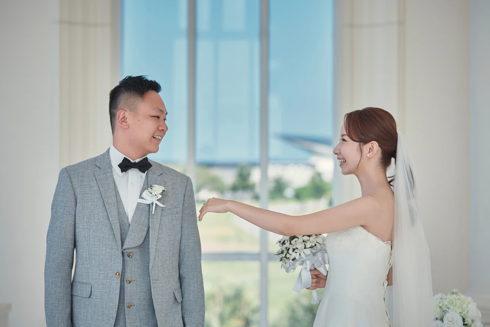 LEO 与 CELIA|冲绳海之翼克丽丝蒂教堂真实婚礼分享 LEO 与 CELIA|冲绳海之翼克丽丝蒂教堂真实婚礼分享