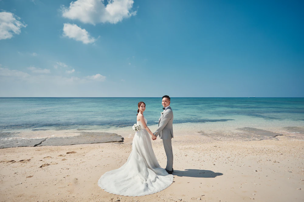 LEO 与 CELIA|冲绳海之翼克丽丝蒂教堂真实婚礼分享 LEO 与 CELIA|冲绳海之翼克丽丝蒂教堂真实婚礼分享