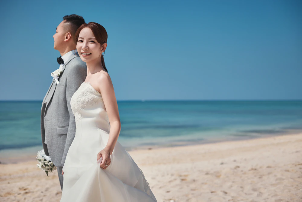 LEO 与 CELIA|冲绳海之翼克丽丝蒂教堂真实婚礼分享 LEO 与 CELIA|冲绳海之翼克丽丝蒂教堂真实婚礼分享