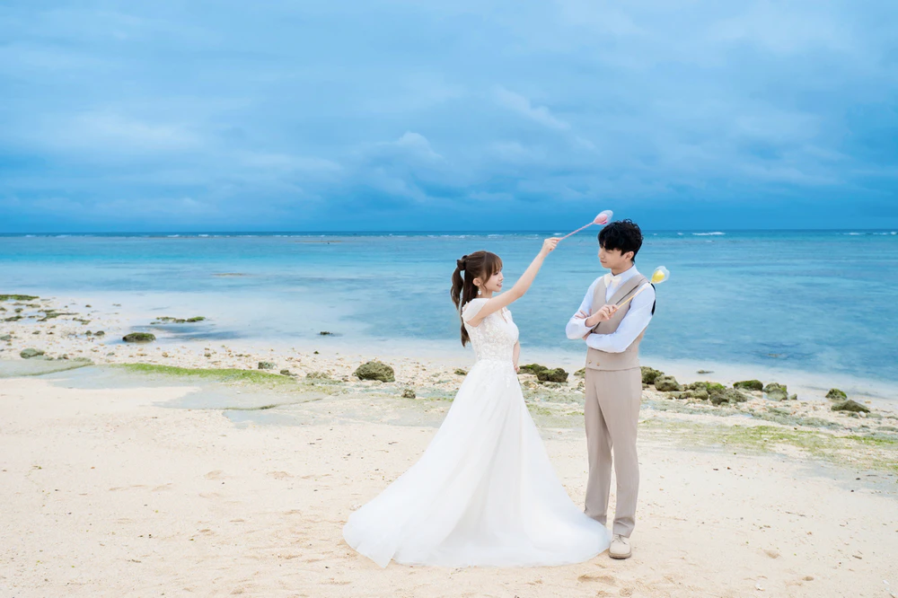 MAN 与 LIU｜冲绳海之翼克丽丝蒂教堂真实婚礼分享