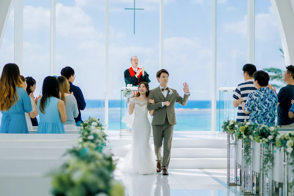 STEVEN 与 SHAN|冲绳海之光教堂真实婚礼分享 STEVEN 与 SHAN|冲绳海之光教堂真实婚礼分享