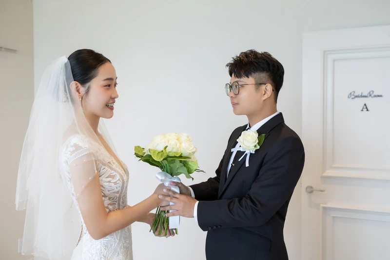 邱小姐与先生|冲绳海之镜教堂真实婚礼分享 邱小姐与先生|冲绳海之镜教堂真实婚礼分享