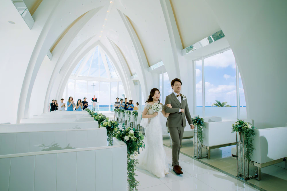 STEVEN 与 SHAN|冲绳海之光教堂真实婚礼分享 STEVEN 与 SHAN|冲绳海之光教堂真实婚礼分享
