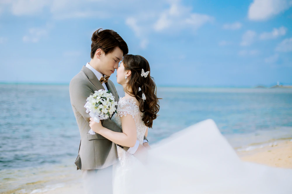 STEVEN 与 SHAN|冲绳海之光教堂真实婚礼分享 STEVEN 与 SHAN|冲绳海之光教堂真实婚礼分享